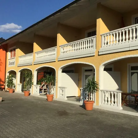 Konukevi Annenhof 4*